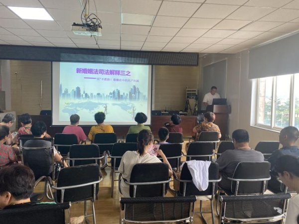 贝格富配资 沙子口街道“我们的节日·七夕”——“巴士载鹊桥・七夕新风尚” 新婚俗宣传活动