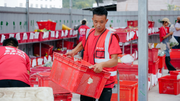 胜宇配资 “千亿扶持”助力拓岗增收，凉山小伙创业送菜丰富邻里生活