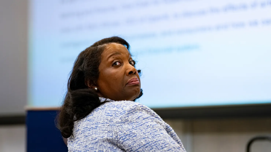 宝聚荣配资 卢特尼克：库克拒绝接受特朗普解雇美联储职务的行为，佐证了欺诈指控